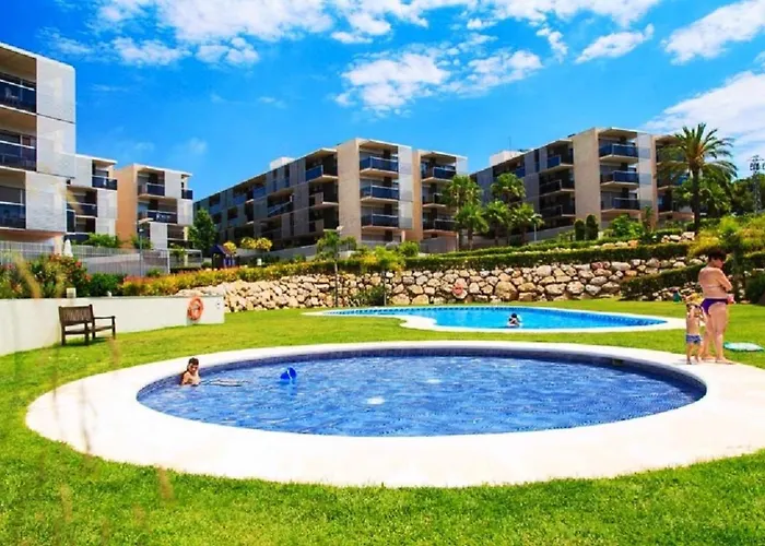 Paradise Village Hogaristic *