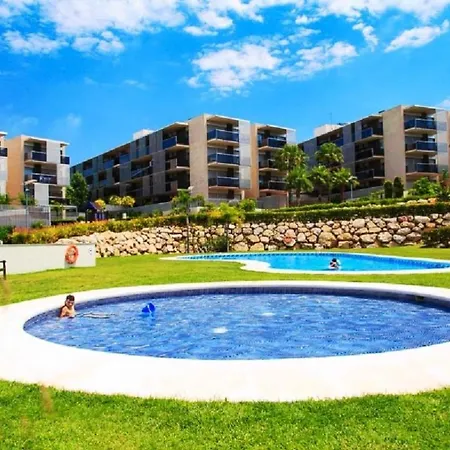 Paradise Village Hogaristic *